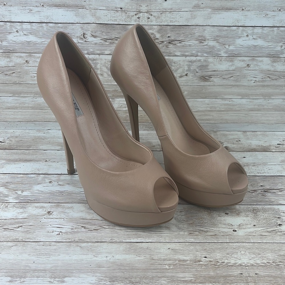 Leather Peep Toe Pump